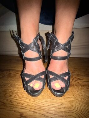 Calvin Klein Black Strappy Platform Heels Ankle Strap Chunky Heel Size 5